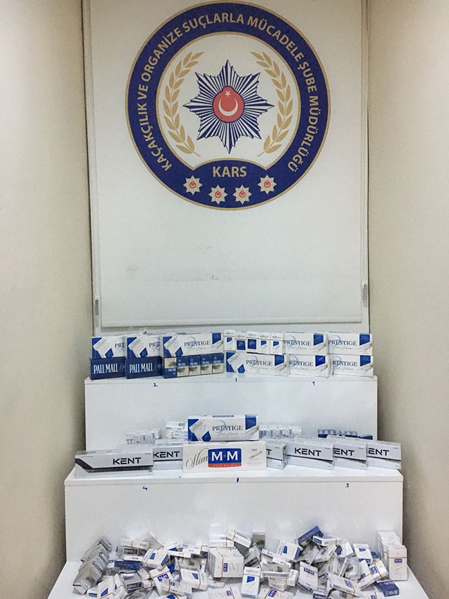 karsta-483-paket-kacak-sigara-ele-gecirdi.jpg
