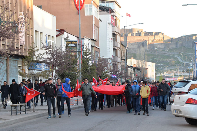 karsta-57.-alay-vefa-yuruyusu-yapildi-(6).jpg