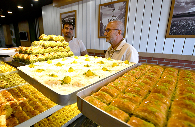 karsta-bayram-tatili-oncesinde-en-tatli-yogunluk-(4).jpg