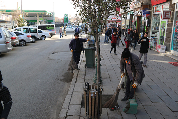 karsta-cadde-ve-sokaklar-temizleniyor!-(3).jpg