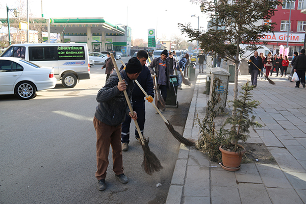 karsta-cadde-ve-sokaklar-temizleniyor!-(4).jpg