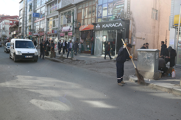 karsta-cadde-ve-sokaklar-temizleniyor!-(7).jpg