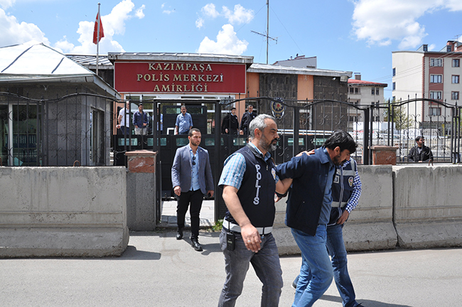karsta-cinayet-zanlilari-adliyeye-sevk-edildi-(2).jpg