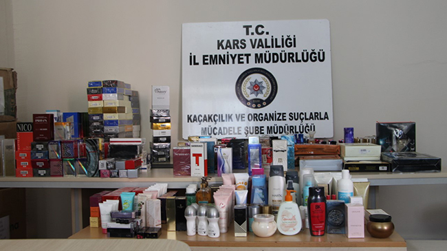 karsta-kacak-akaryakit,-icki,-sigara-ve-kozmetik-urunleri-ele-gecirildi-(1).jpg