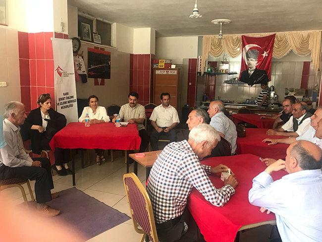karsta-kahvehanelerde-toplanti-yapildi-(4).jpg