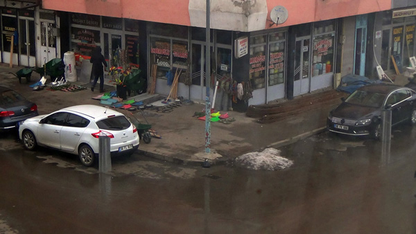karsta-kaldirim-ve-caddeler-isgal-altinda--(1).jpg