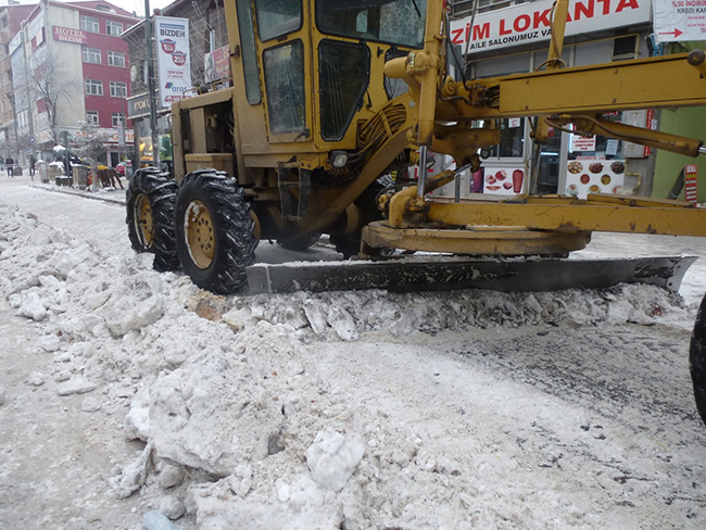 karsta-kar-calismalari-araliksiz-devam-ediyor-(1).jpg