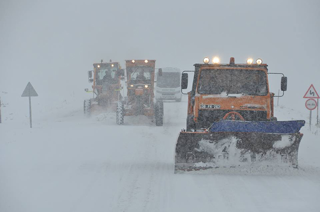 karsta-karayollari-seferberlik-baslatti-(1).jpg