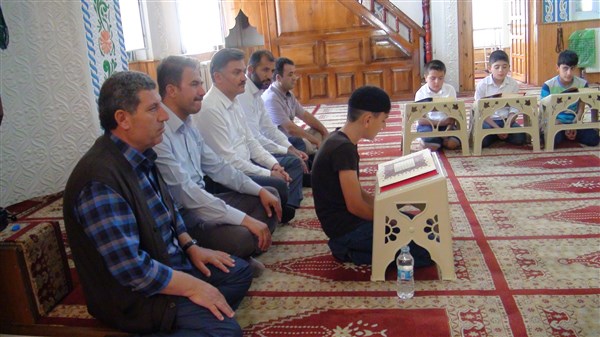 karsta-minik-kur’an-kursu-ogrencileri,-performanslari-ile-goz-doldurdu-(6).jpg