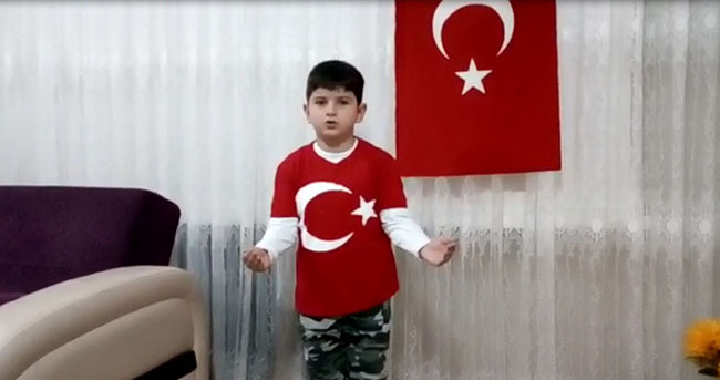 karsta-okuma-yazma-bilmeyen-cocuk-istiklal-marsini-okudu,-afrin’e-selam-gonderdi--(2).jpg