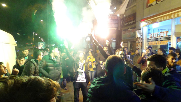 karsta-sari-lacivert-sevinci!-(1).jpg
