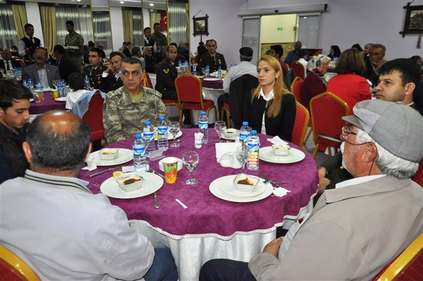 karsta-sehit-ve-gazi-aileleri-onurlandirildi!-(2).jpg