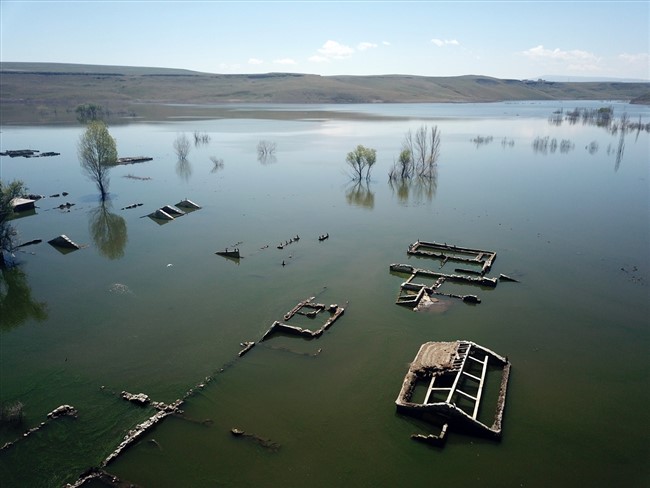 karsta-su-tutmaya-baslayan-baraj-kuslarla-senlendi-(4).jpg