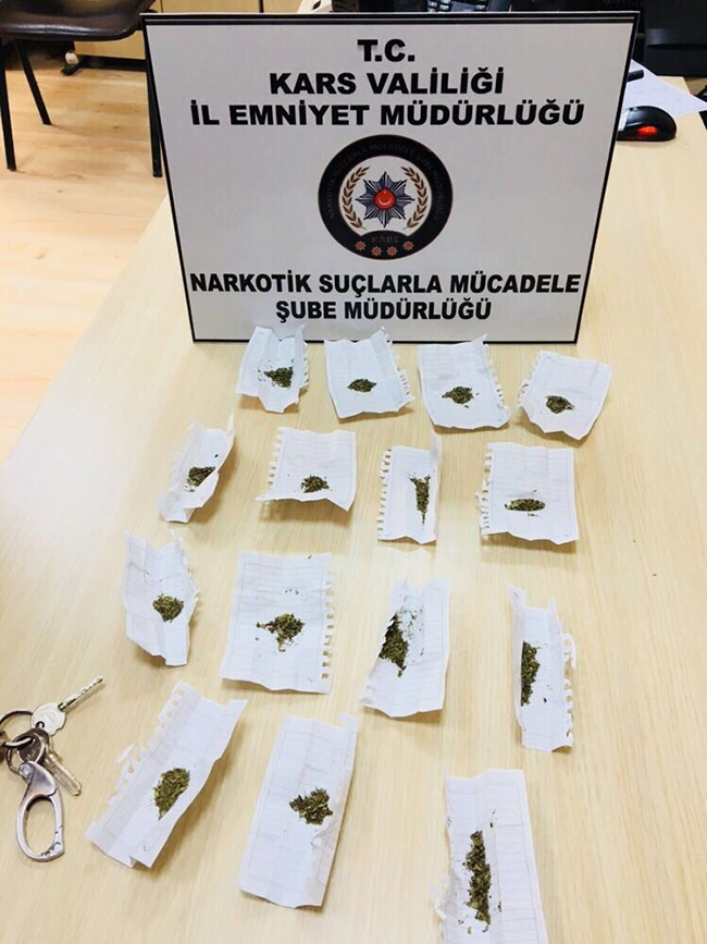 karsta-uyusturucu-madde-polisin-dikkatinden-kacmadi-(2).jpg