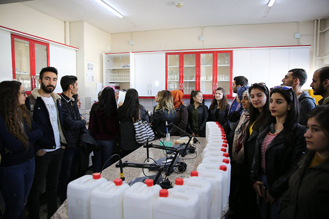 kau-ogrencilerinden-dsi-laboratuarlarina-ziyaret-(3).jpg