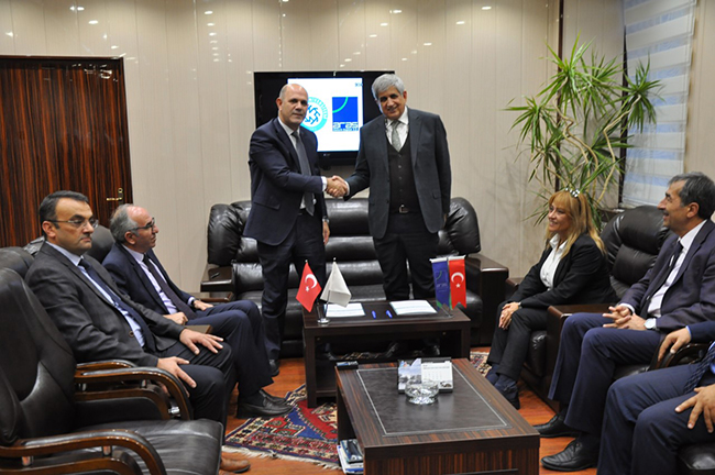 kau-ve-aras-elektirik-isbirligi-protokolu-imzalandi-(2).jpg