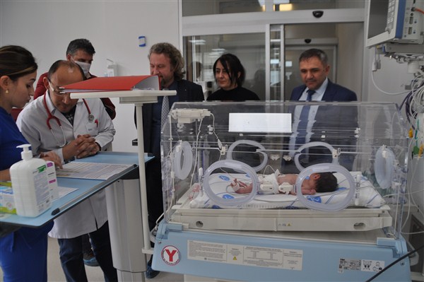 kau-yenidogan-yogun-bakim-unitesi,-bebekleri-hayata-tutunduracak-(4).jpg