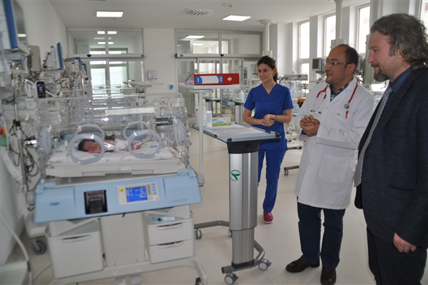 kau-yenidogan-yogun-bakim-unitesi,-bebekleri-hayata-tutunduracak-(7).jpg