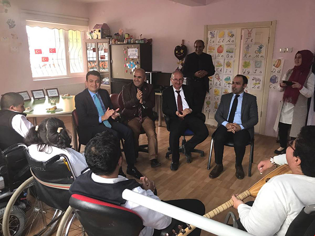 kaymakam-keklik,-engelsiz-yasam-merkezini-ziyaret-etti-(3).jpg