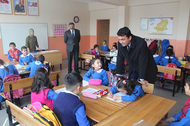 kaymakam-mehmet-keklik,-ogrencilerle-bulustu-(3).jpg