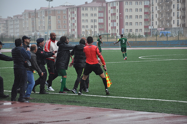 kazanani-afdk-belirleyecek!-kars36-spor-2---sarikamis-belediyespor-1-(11).jpg