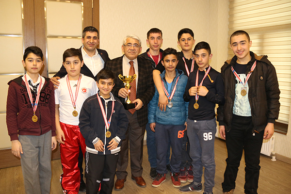 kick-boks-takimindan-karacantaya-ziyaret-(4).jpg