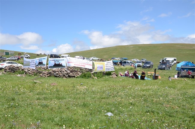 koroglu-yaylasi-ozanlarin-turkuleriyle-senlendi-(3).jpg