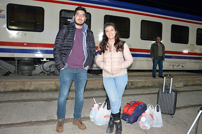 koy-istasyonu-dogu-ekspresiyle-senleniyor-(5).jpg