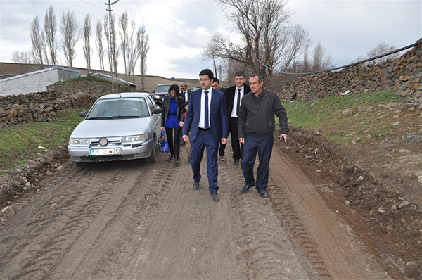 koy-yollarinda-bakim-ve-onarim-calismalari-basladi-(1).jpg