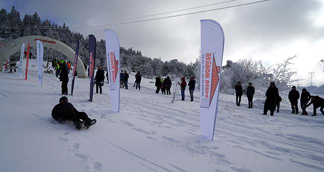 kure’de-geleneksel-hizli-kizak-yarislari-duzenlendi--(6).jpg