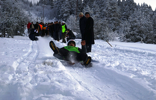 kure’de-geleneksel-hizli-kizak-yarislari-duzenlendi--(8).jpg