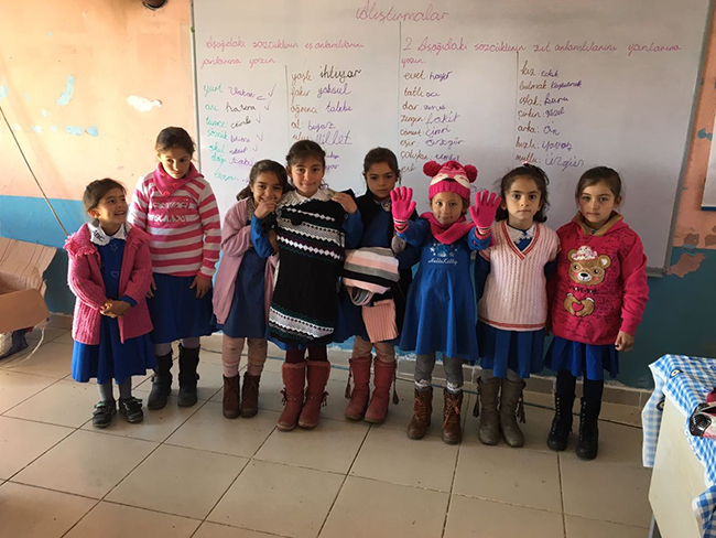 manavgat,-karsli-ogrencileri-sevindirdi-(4).jpg