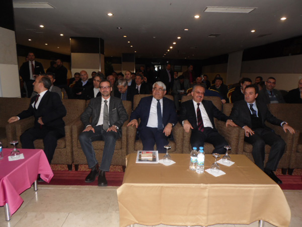 metro-kars'ta-ureticilerle-bulustu!-(11).jpg