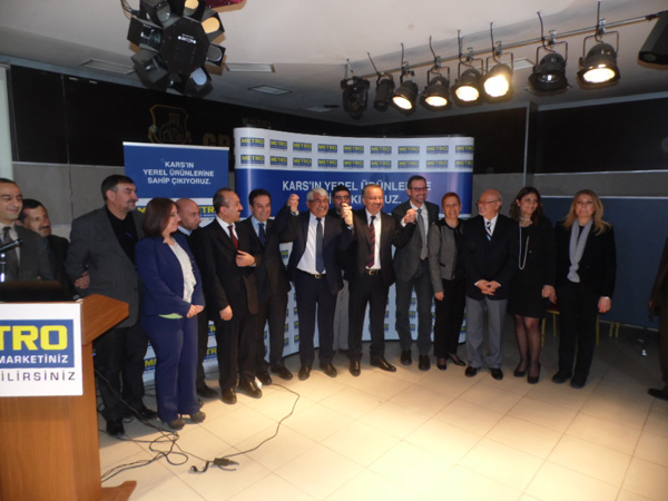 metro-kars'ta-ureticilerle-bulustu!-(8).jpg