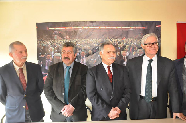 mhp’li-eski-belediye-baskani-mutluer,-vatan-partisi’ne-gecti-(1).jpg