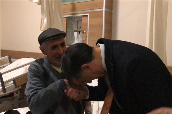 mhp-kars-belediye-baskan-adayi-nazik,-yeni-yila-hastalar-ve-calisanlarla-girdi-(6).jpg