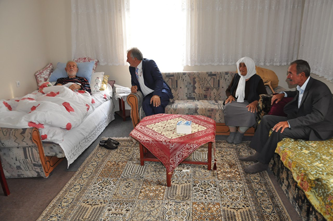 milletvekili-beyribey,-yaslilari-ziyaret-etti,-koylulerin-sorunlarini-dinledi-(3).jpg