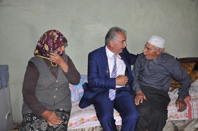 milletvekili-beyribey,-yaslilari-ziyaret-etti,-koylulerin-sorunlarini-dinledi-(4)-001.jpg