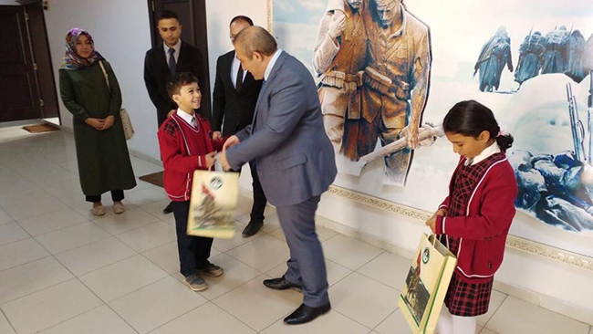 minik-ogrenciler-kaymakam-karaman’i-ziyaret-(4).jpg