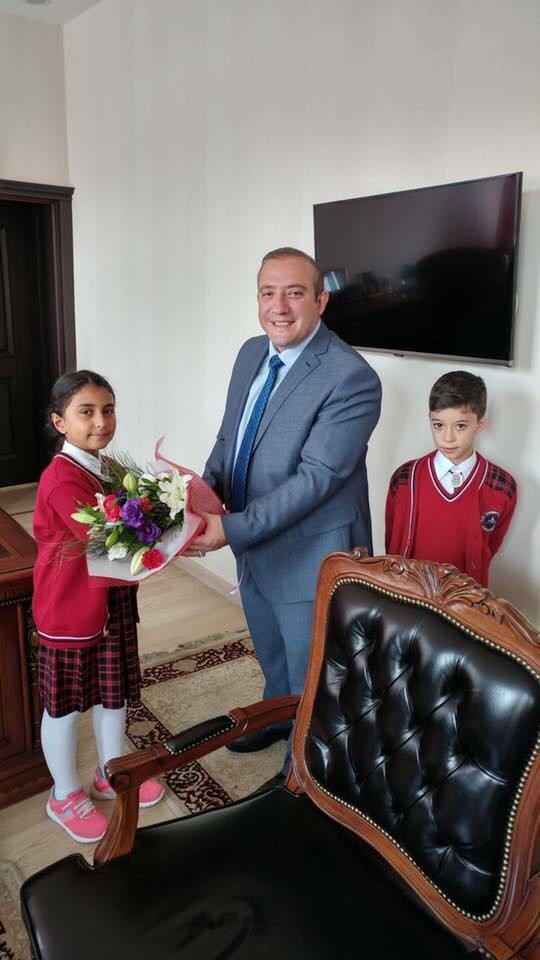 minik-ogrenciler-kaymakam-karaman’i-ziyaret-(5).jpg