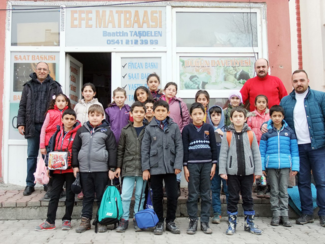 minik-ogrenciler-matbaayi-tanidi-(2).jpg