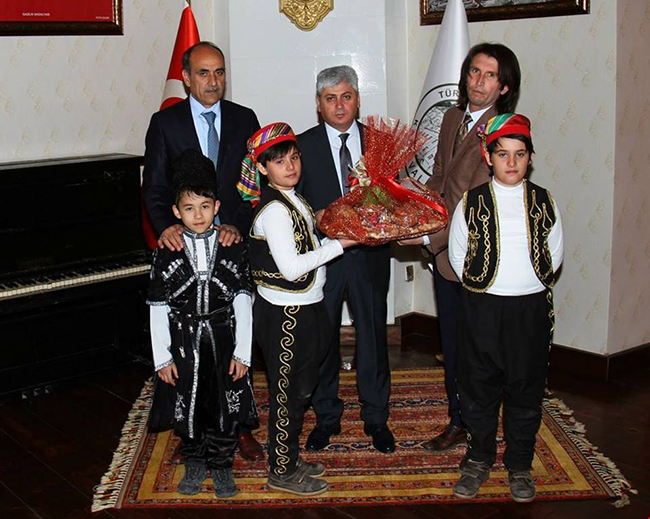minikler-vali-dogan’in-nevruz-bayramini-kutladi-(4).jpg