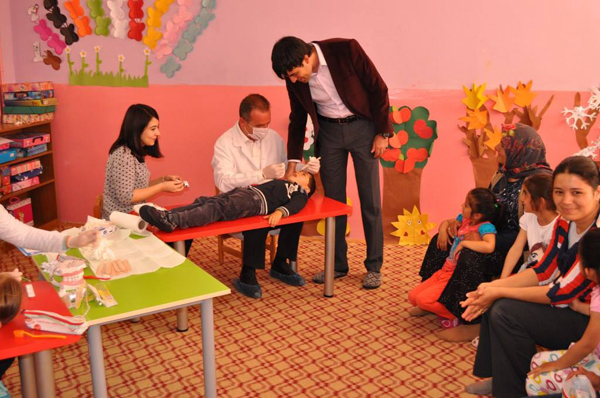 miniklere-agiz-dis-sagligi-taramasi-yapildi-(3).jpg