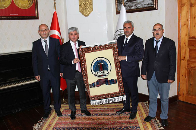 nahcivan-devlet-universitesi-rektoru-vali-dogani-ziyaret-etti-(1).jpg