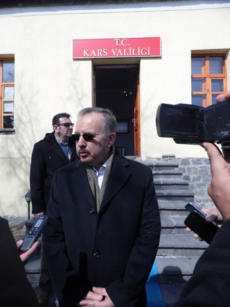 ozdemir-onlar-bize-emanettir-(3).jpg