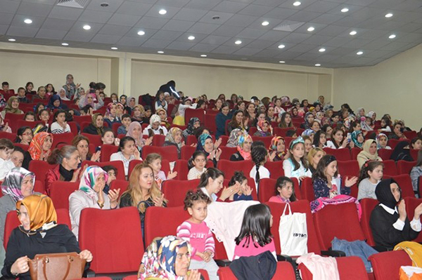 ozel-burhanettin-akhan-ilkokulu-ortaokulu’nda-“anneler-gunu-ozel-programi”-(2).jpg