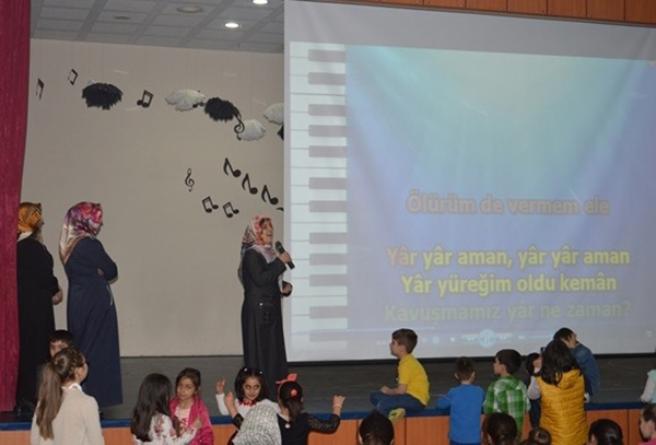 ozel-burhanettin-akhan-ilkokulu-ortaokulu’nda-“anneler-gunu-ozel-programi”-(3).jpg