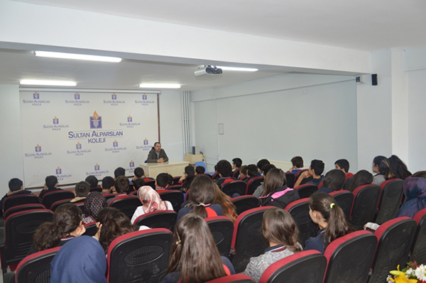 ozel-sultan-alparslan-egitim-kurumlarindan-8.sinif-ogrencilerine-meslek-tanitim-semineri-(1).jpg