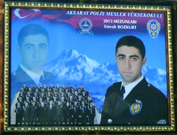 polis-memuru-gozyaslari-arasinda-topraga-verildi-(6).jpg