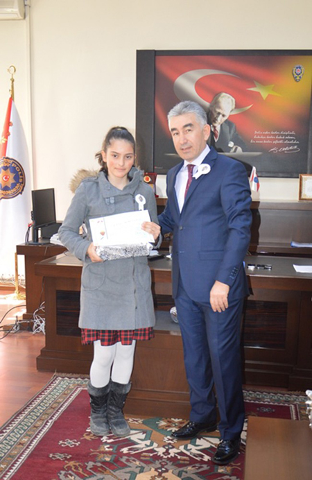resim-dalinda-kars-birincisi-beyzanur-oldu!-(3).jpg